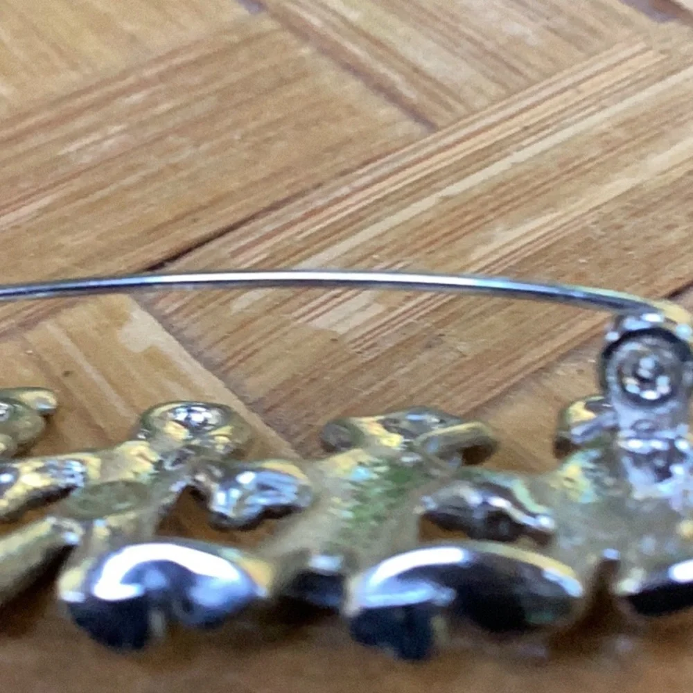 Vintage‎ Premier Silver Children Of The World Holding Hands Peace Love Unity Pin